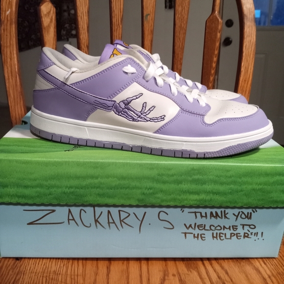 Helping Hands Dunks - Picture 4 of 5